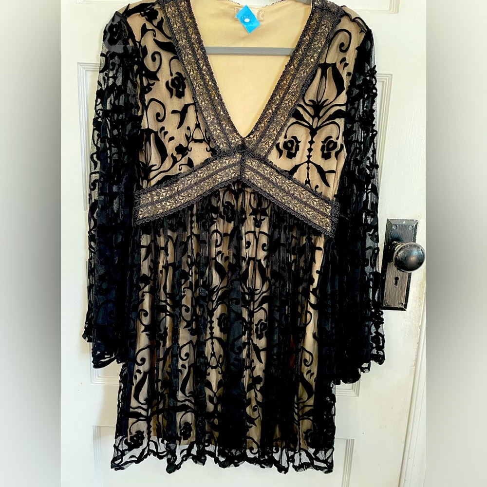 Black lace Empire Waist short dress. Medium, Altard State. Self slip fully lined